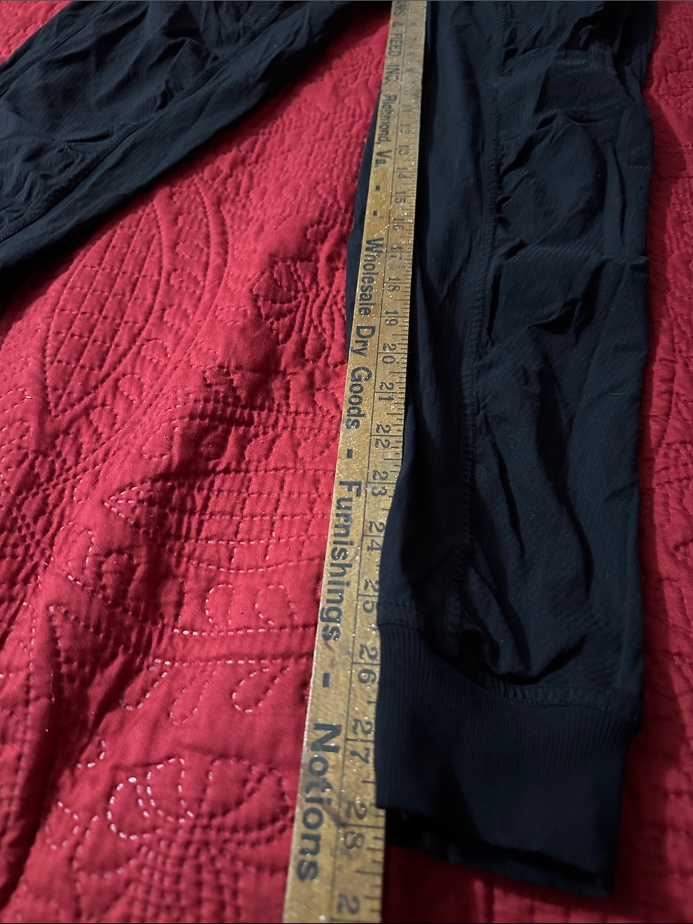 Lululemon dance studio joggers size 6 - Picture 2 of 5